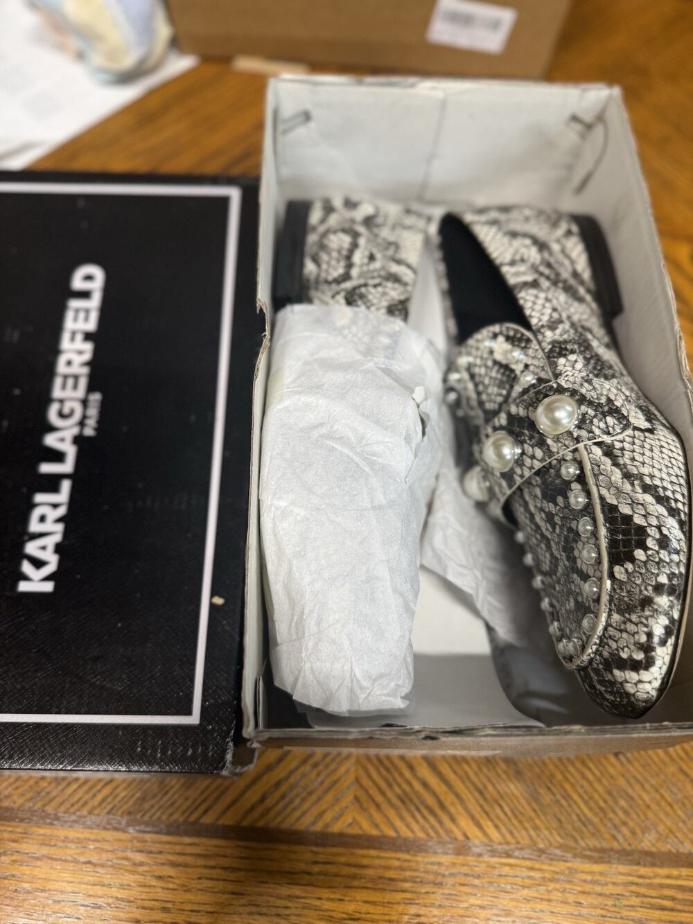 KARL LAGERFELD AVAH PYTHON EMBOSSED PATTERN AND FAUX PEARL LOAFERS 9M
